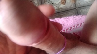 Chwarae gyda fy dick a fy nghi gyda mi